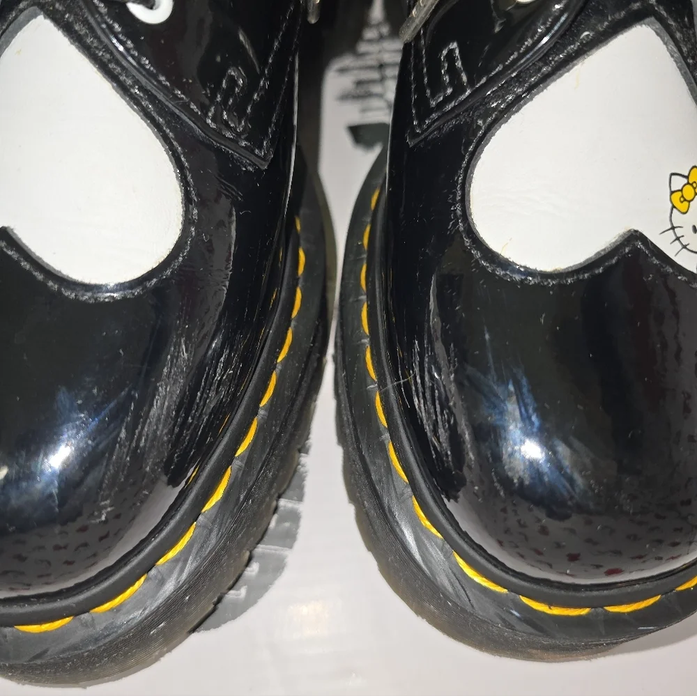 Dr. Martens Hello Kitty 60 Years 1461 Quad HK Patent Lamper Hydro Leather 7 - Picture 6 of 16